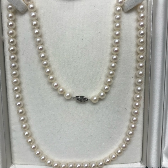 10K White Gold Filagree Clasp South Sea Pearl Necklace 21.5 in - Picture 2 of 14